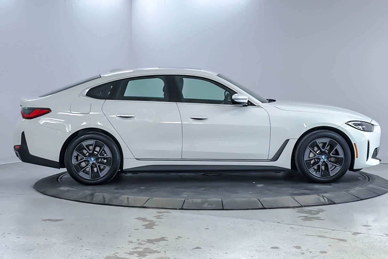 Thumbnail: 2023 BMW i4 - 8