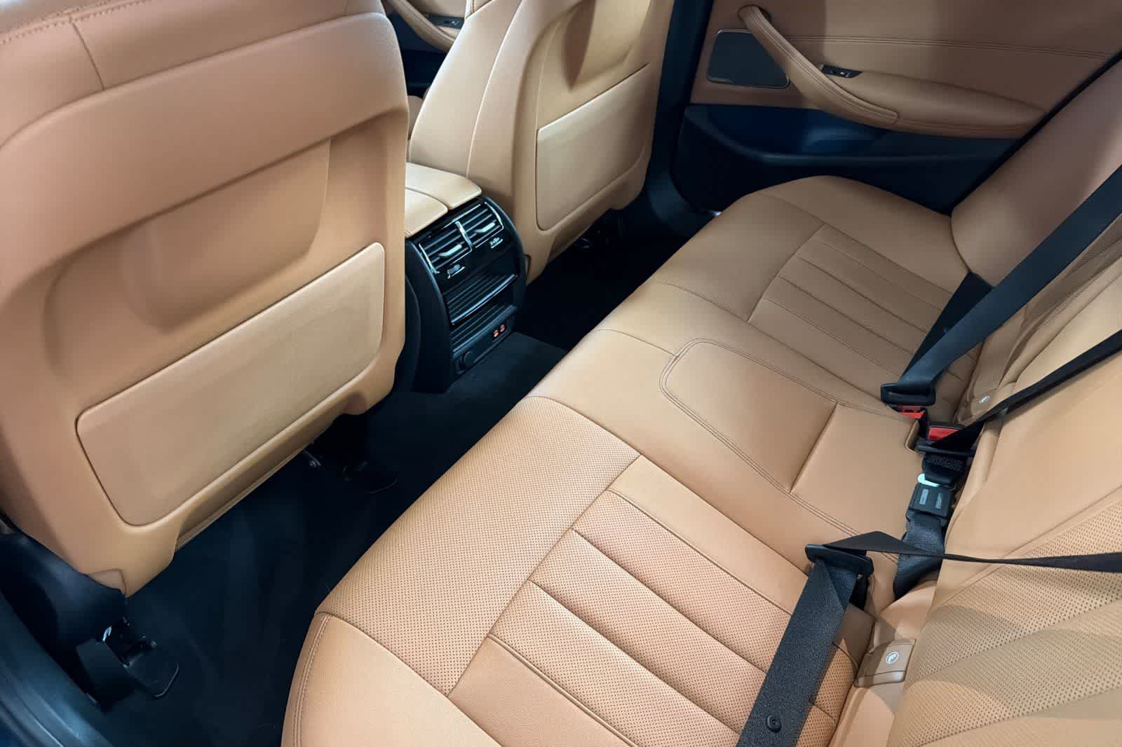 Thumbnail: 2023 BMW 5 Series - 4