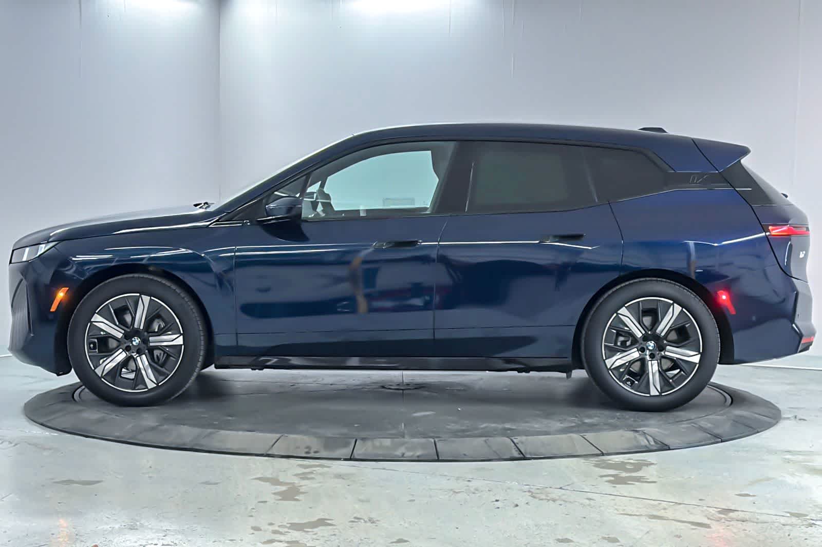 Thumbnail: 2026 BMW iX - 5