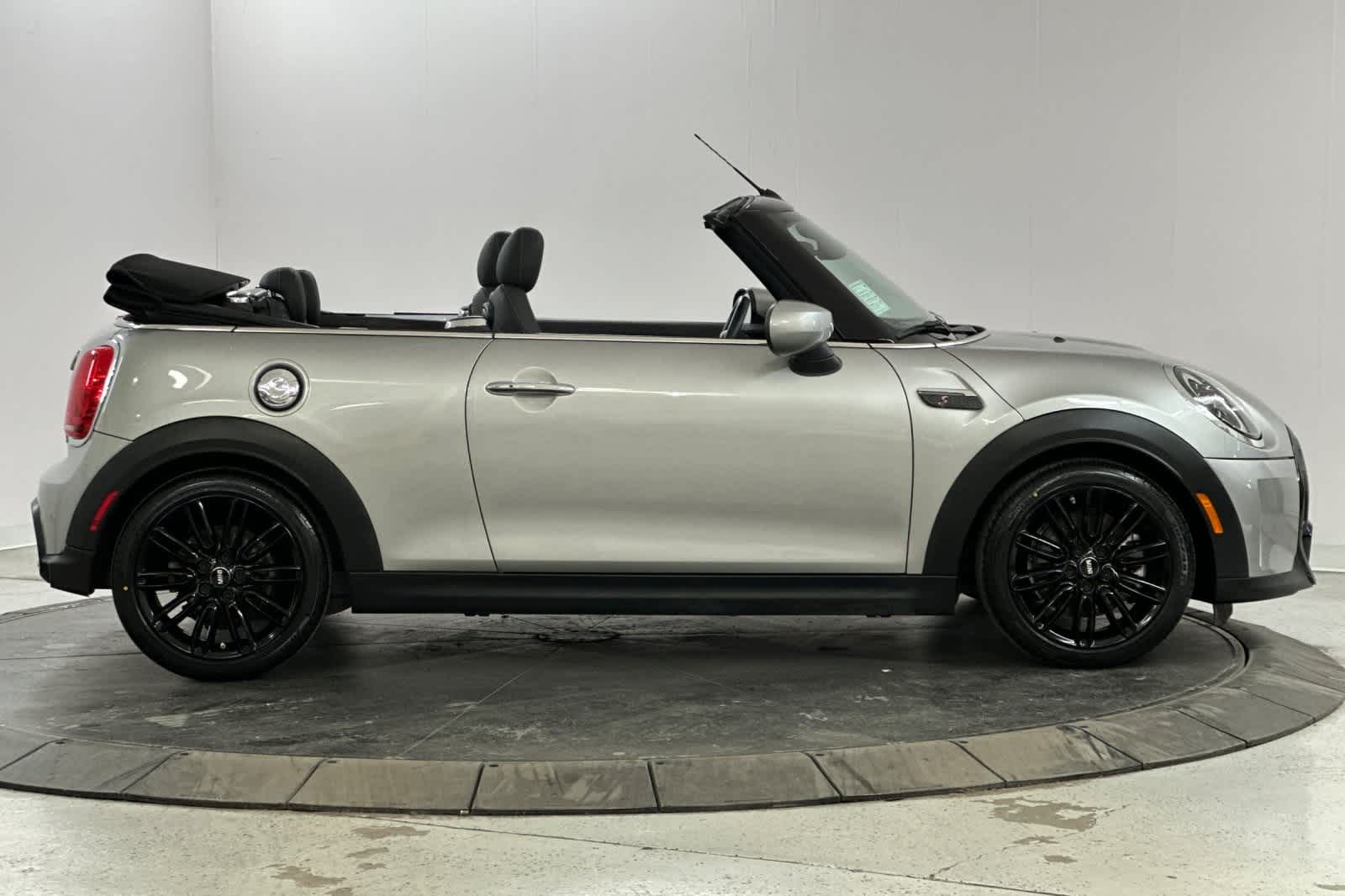 Thumbnail: 2024 MINI Cooper Convertible - 8