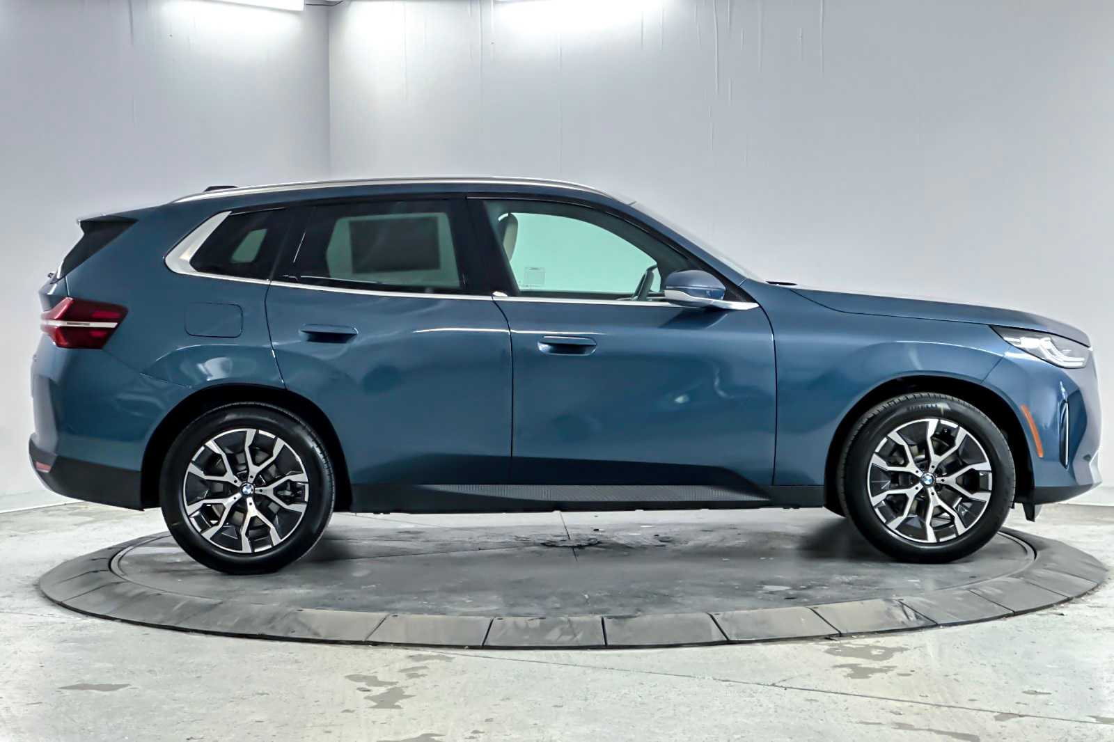 Thumbnail: 2026 BMW X3 - 8