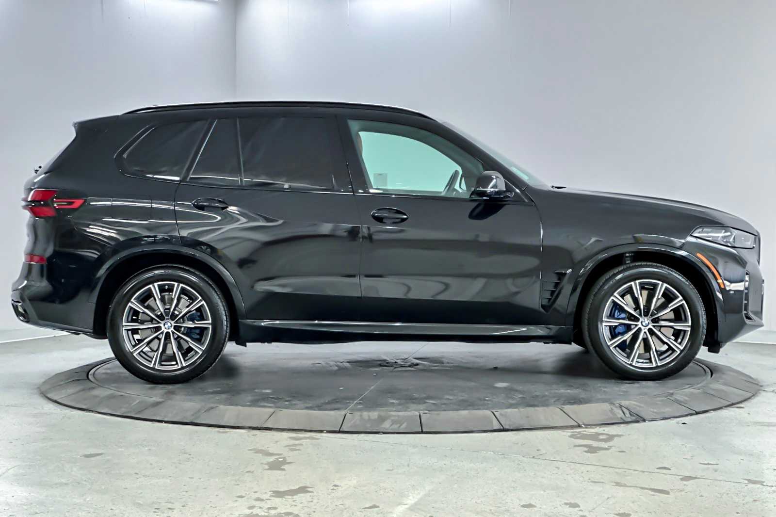 Thumbnail: 2024 BMW X5 - 8