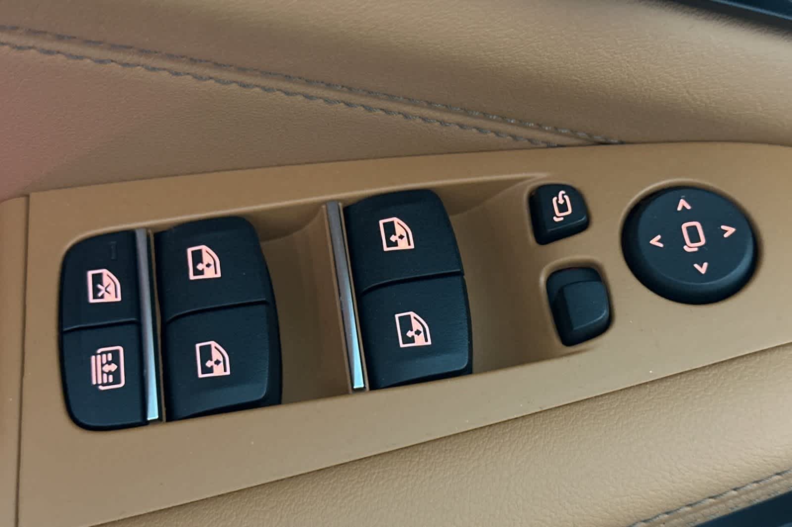 Thumbnail: 2026 BMW X7 - 13