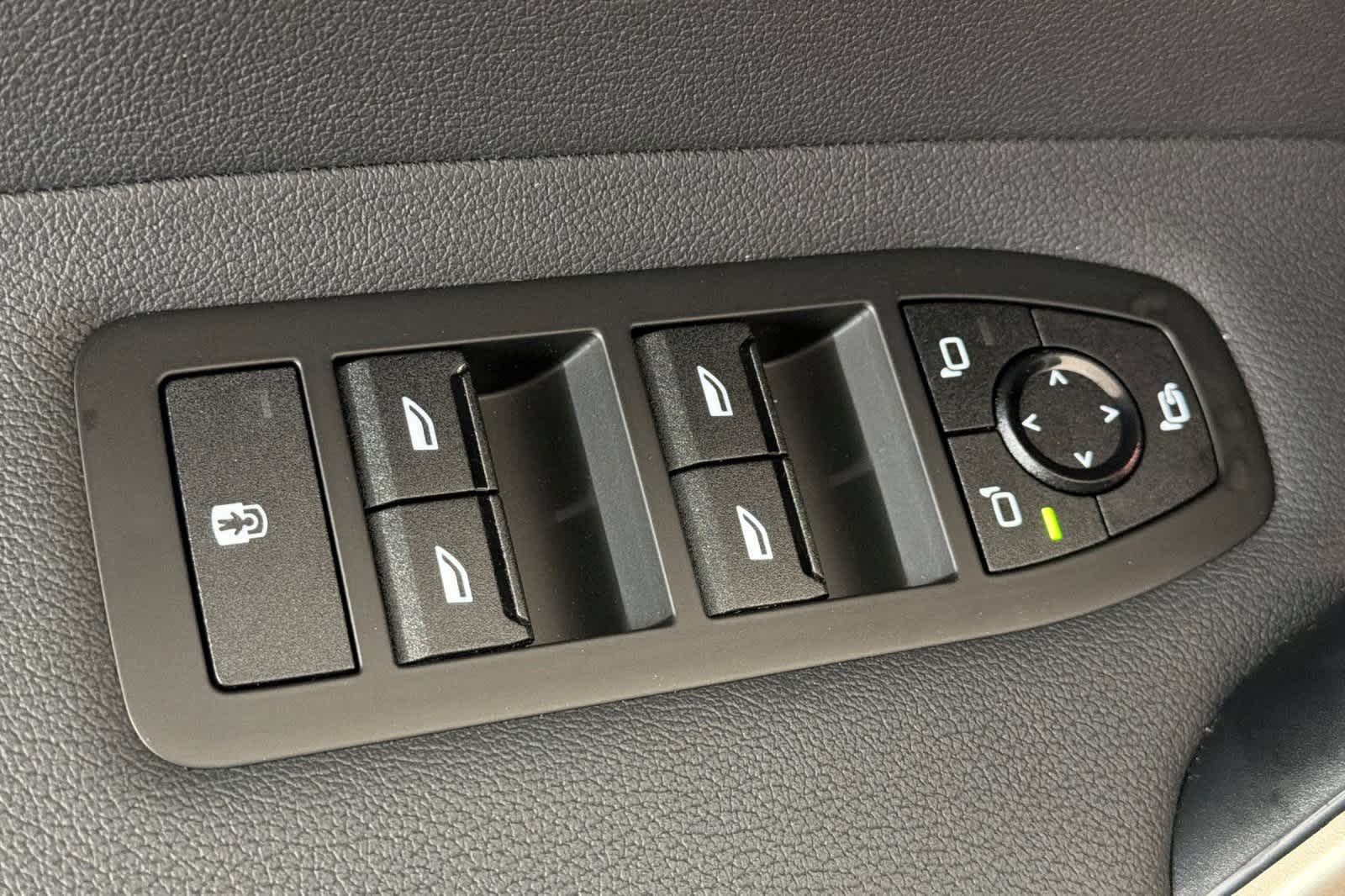 Thumbnail: 2026 BMW iX - 13