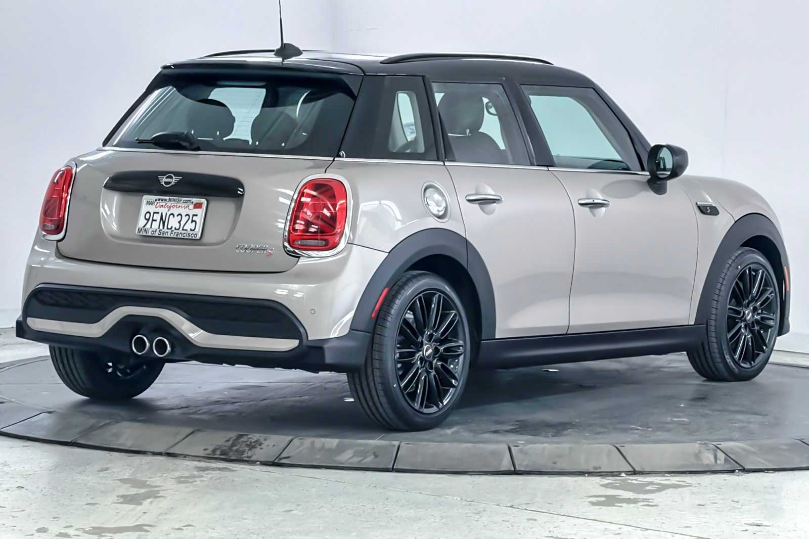Thumbnail: 2023 MINI Cooper Hardtop - 2