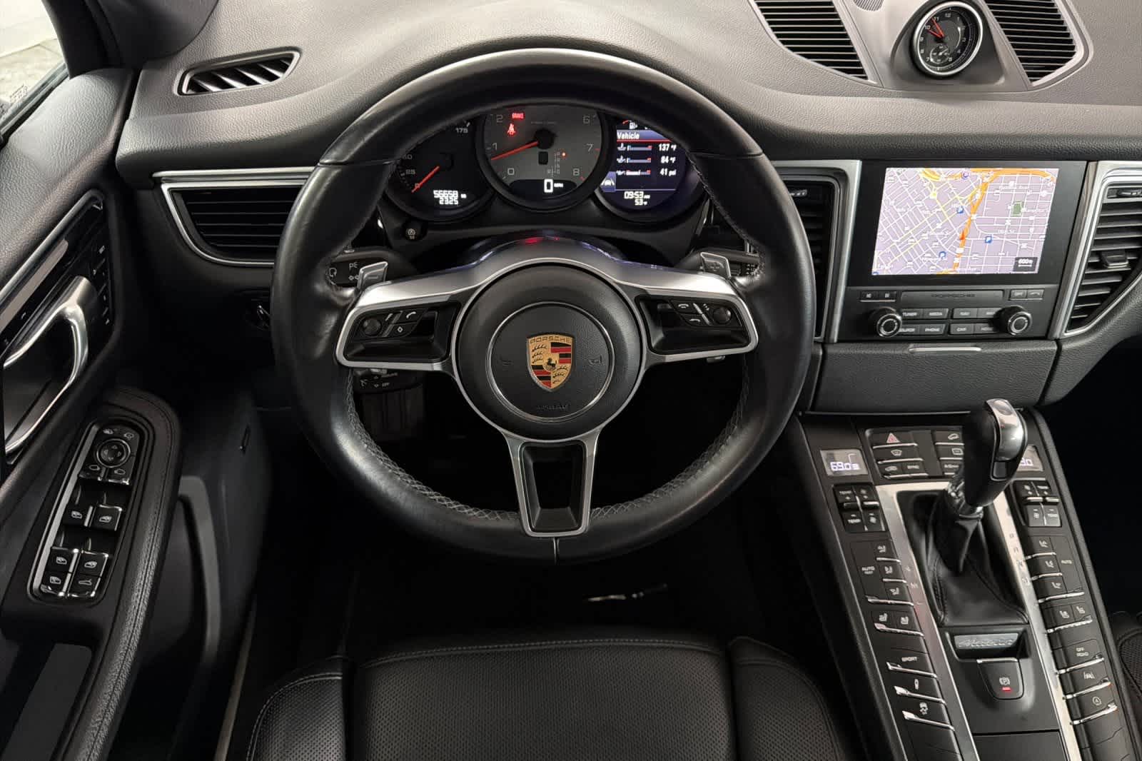 Thumbnail: 2017 Porsche Macan - 14