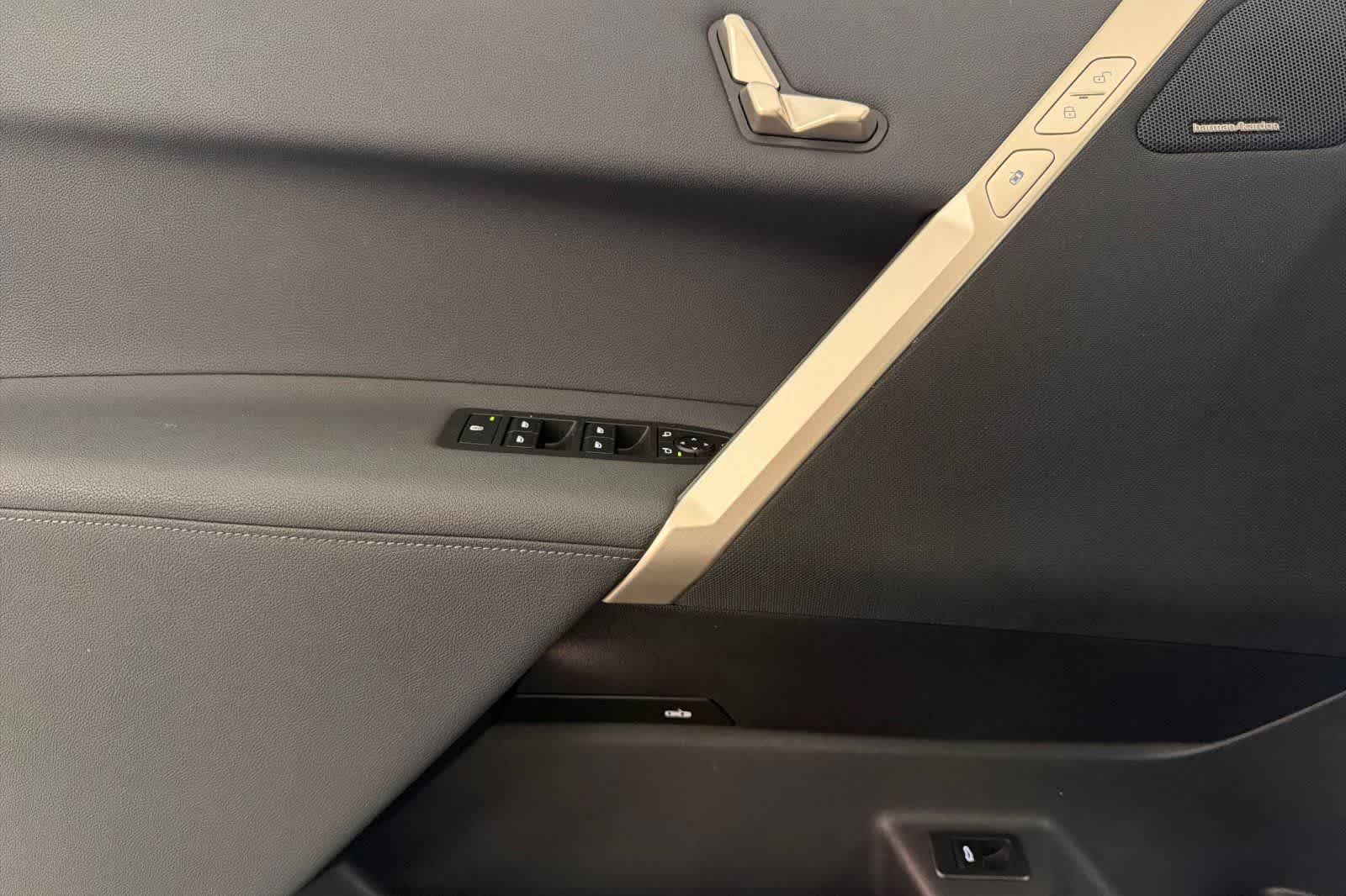 Thumbnail: 2024 BMW iX - 12