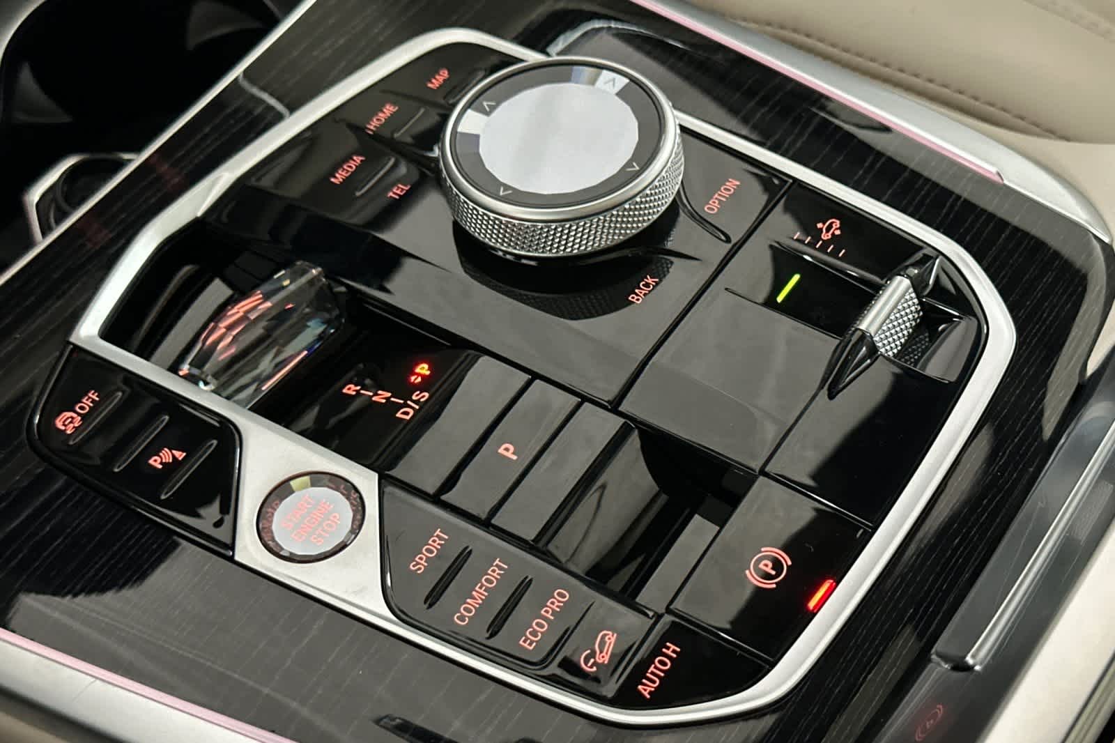 Thumbnail: 2026 BMW X7 - 22