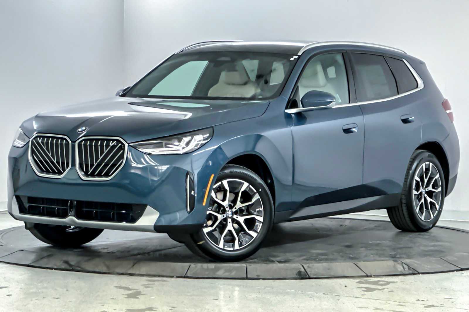 Thumbnail: 2026 BMW X3 - 1