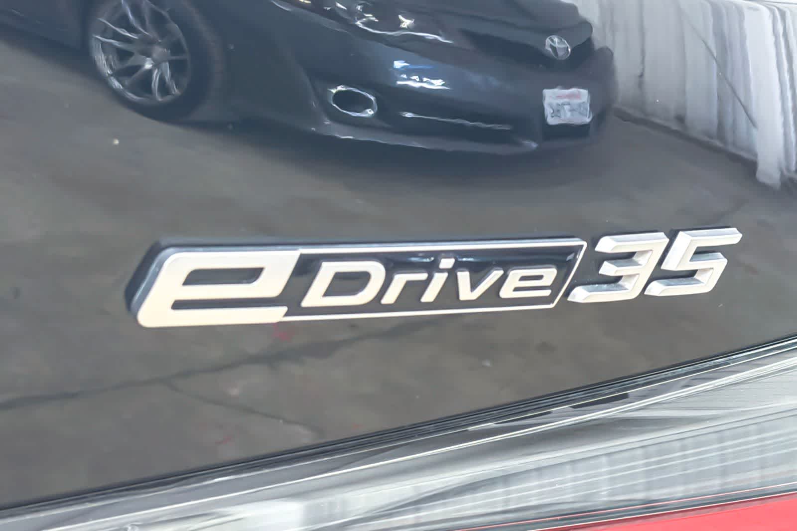 Thumbnail: 2023 BMW i4 - 27