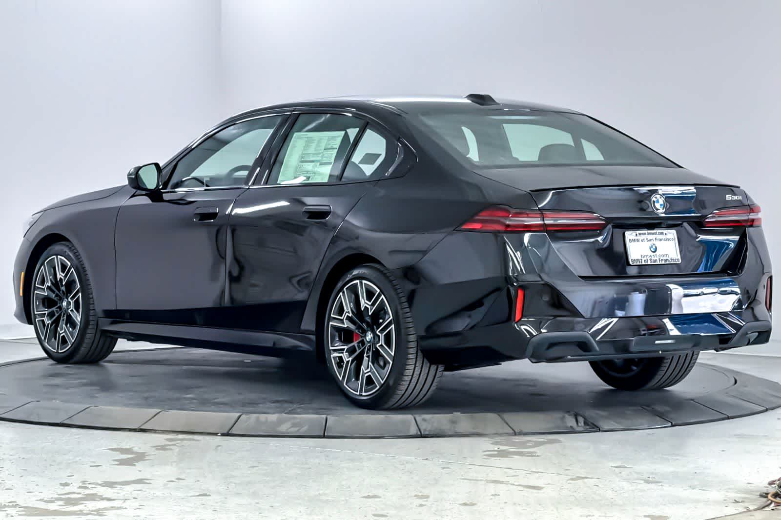 Thumbnail: 2027 BMW 5 Series - 6
