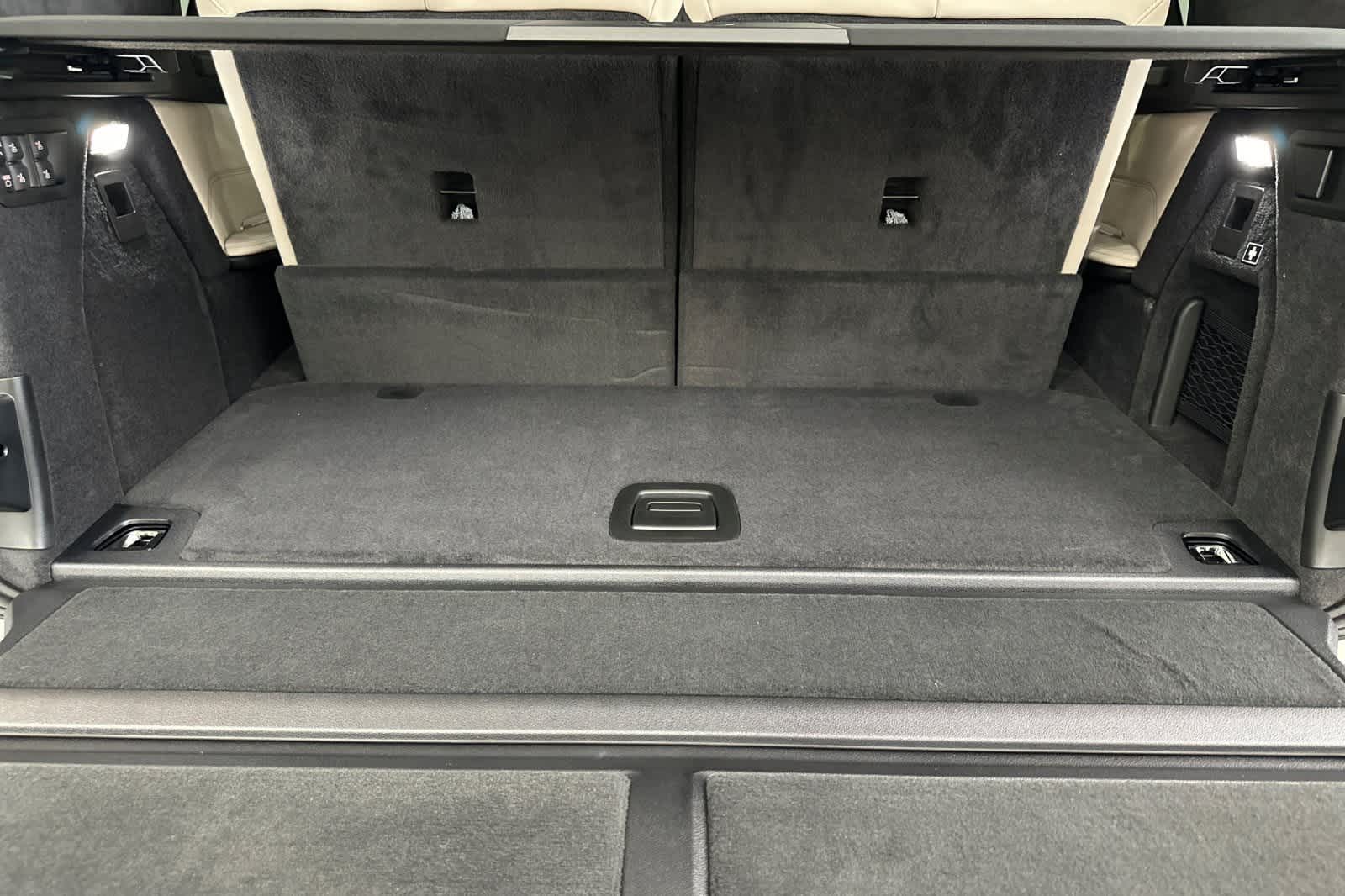 Thumbnail: 2026 BMW X7 - 15