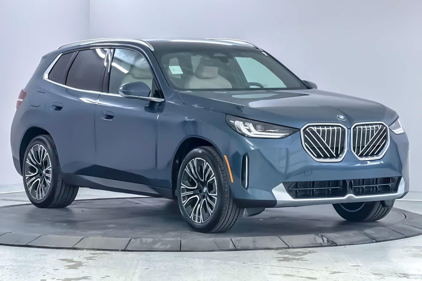 Thumbnail: 2026 BMW X3 - 9