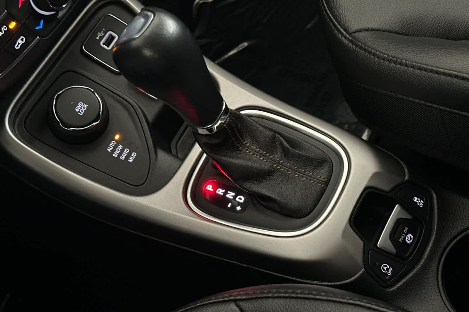 Thumbnail: 2020 Jeep Compass - 21