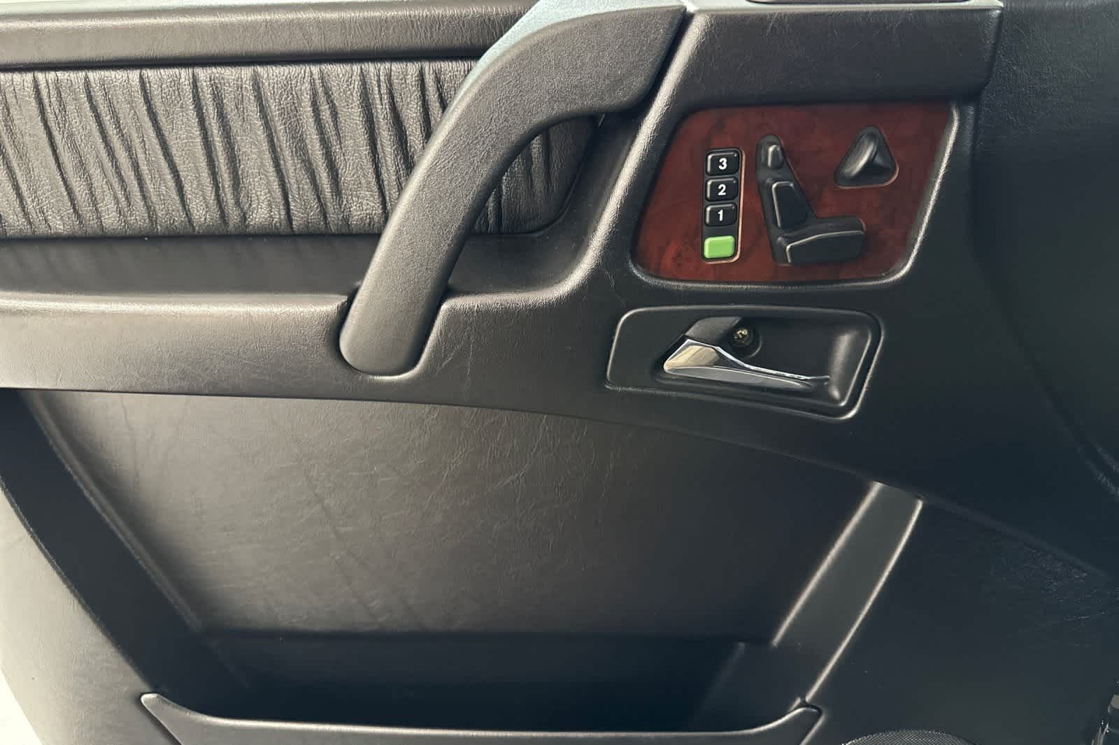 Thumbnail: 2002 Mercedes-Benz G-Class - 12
