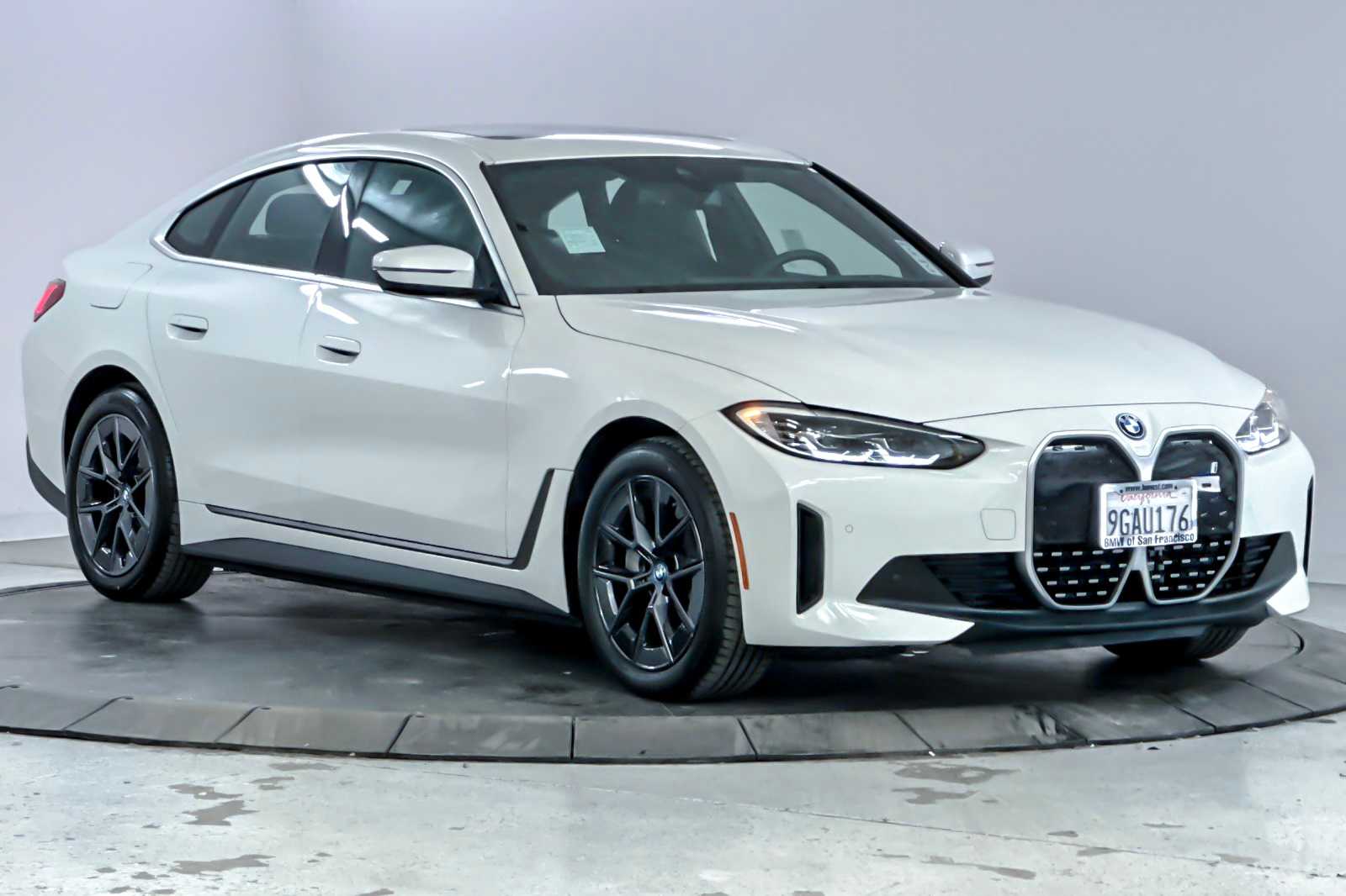 Thumbnail: 2023 BMW i4 - 9