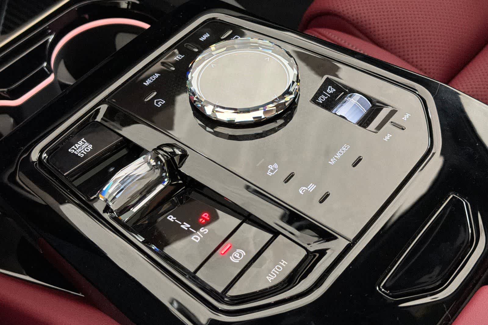 Thumbnail: 2026 BMW 5 Series - 21