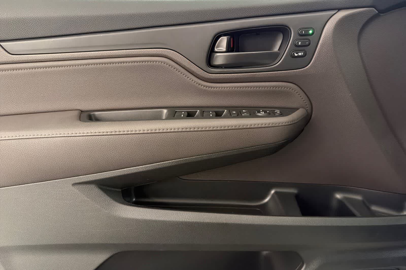 Thumbnail: 2018 Honda Odyssey - 12