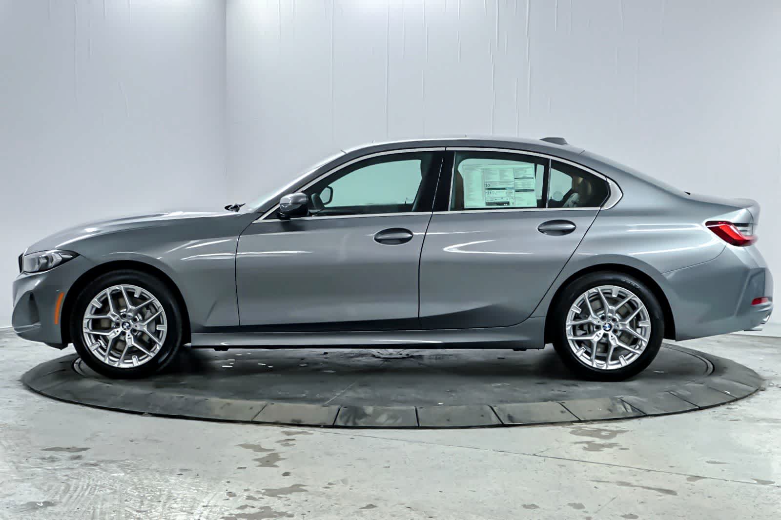 Thumbnail: 2026 BMW 3 Series - 4