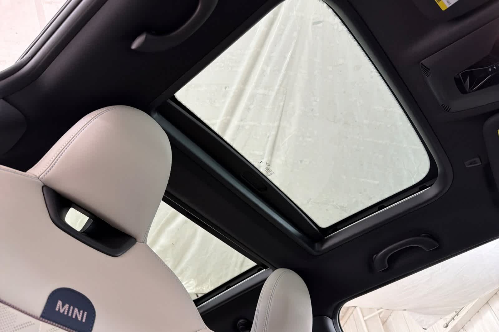 Thumbnail: 2025 MINI Cooper Hardtop - 17