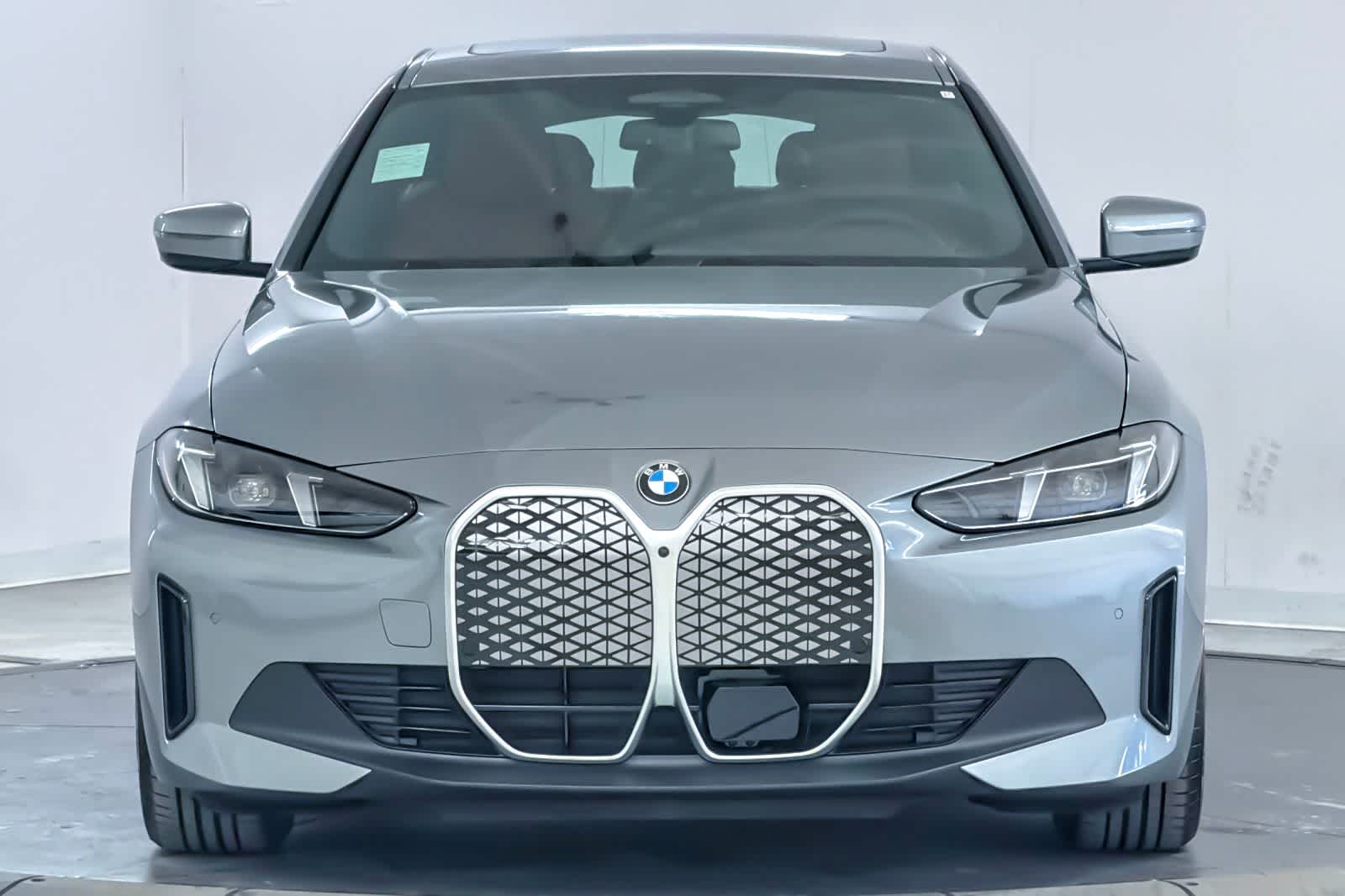 Thumbnail: 2026 BMW i4 - 10