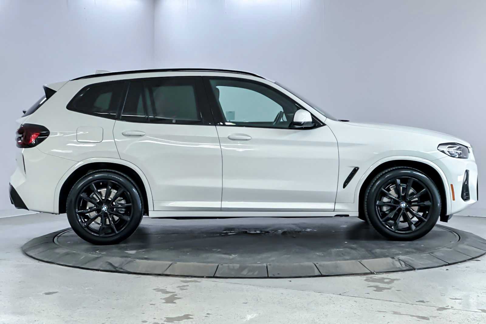 Thumbnail: 2024 BMW X3 - 8