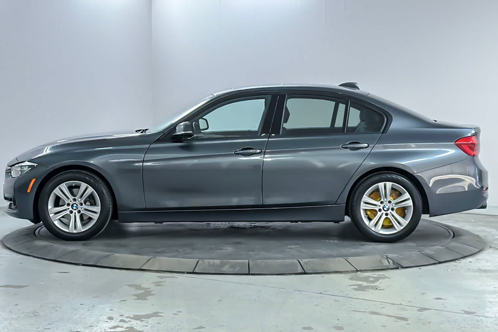Thumbnail: 2016 BMW 3 Series - 5