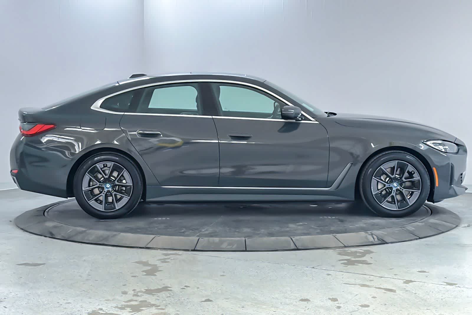 Thumbnail: 2023 BMW i4 - 7