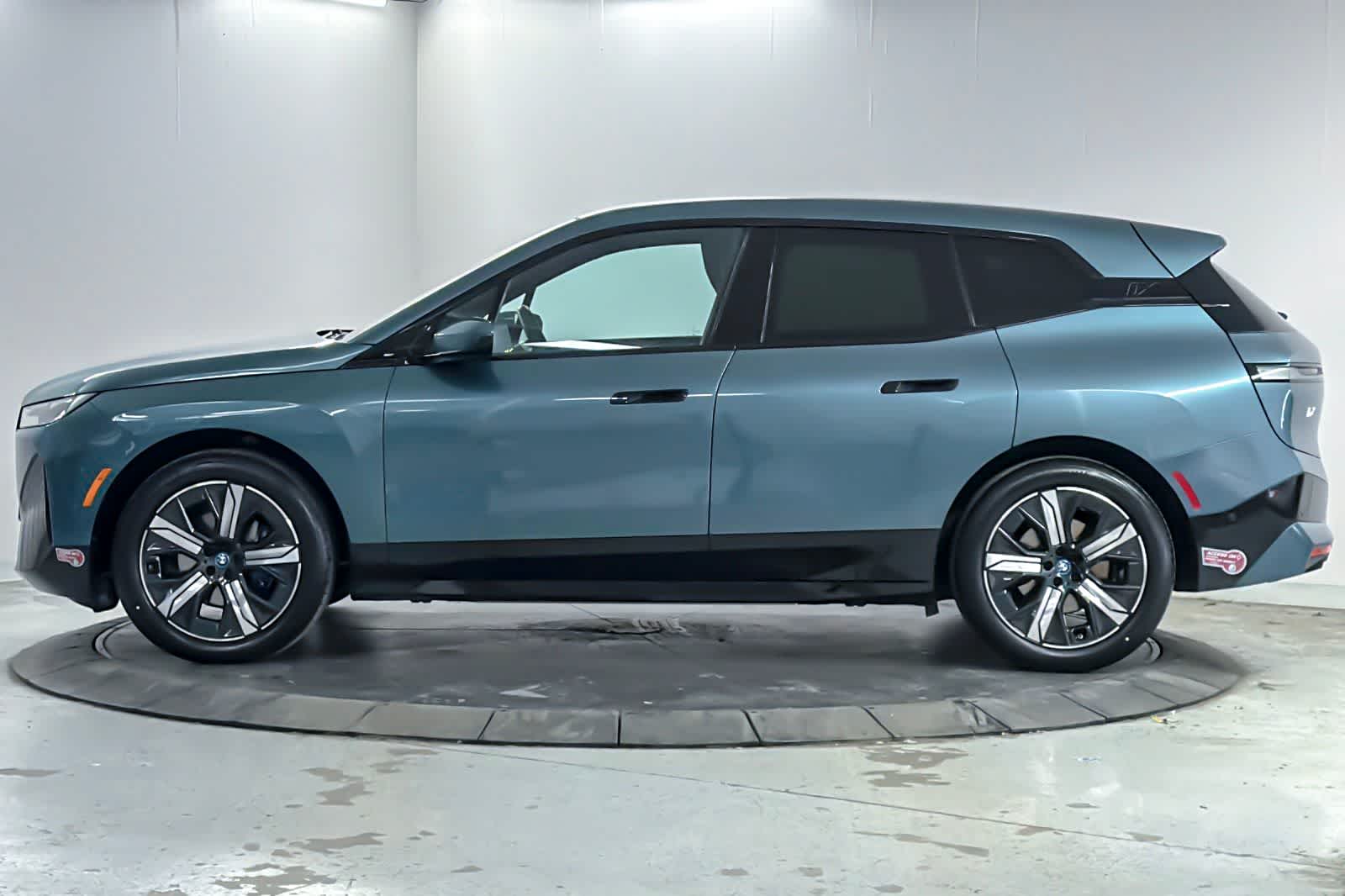 Thumbnail: 2023 BMW iX - 5