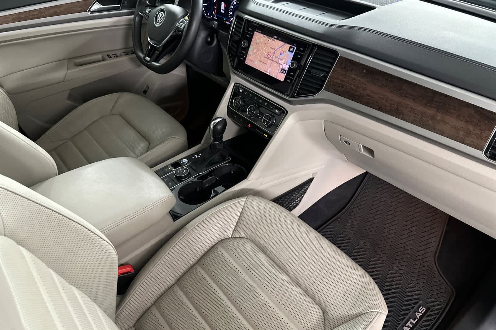 Thumbnail: 2018 Volkswagen Atlas - 16