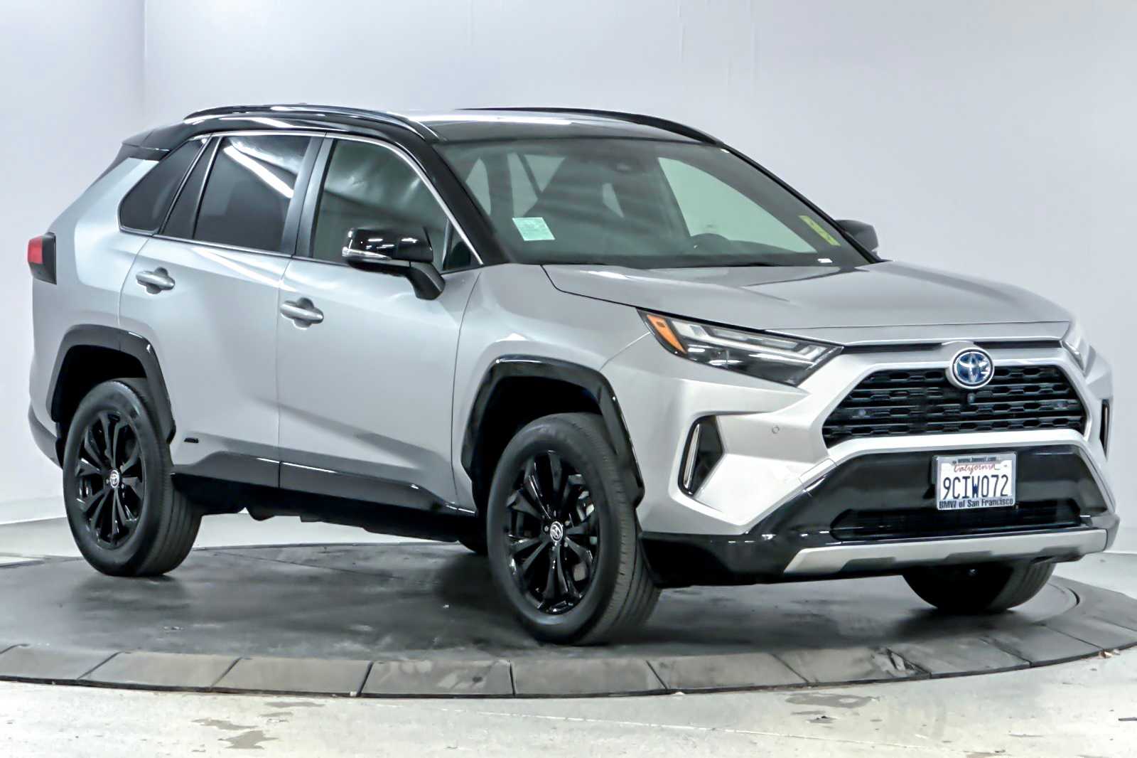 Thumbnail: 2022 Toyota RAV4 - 9