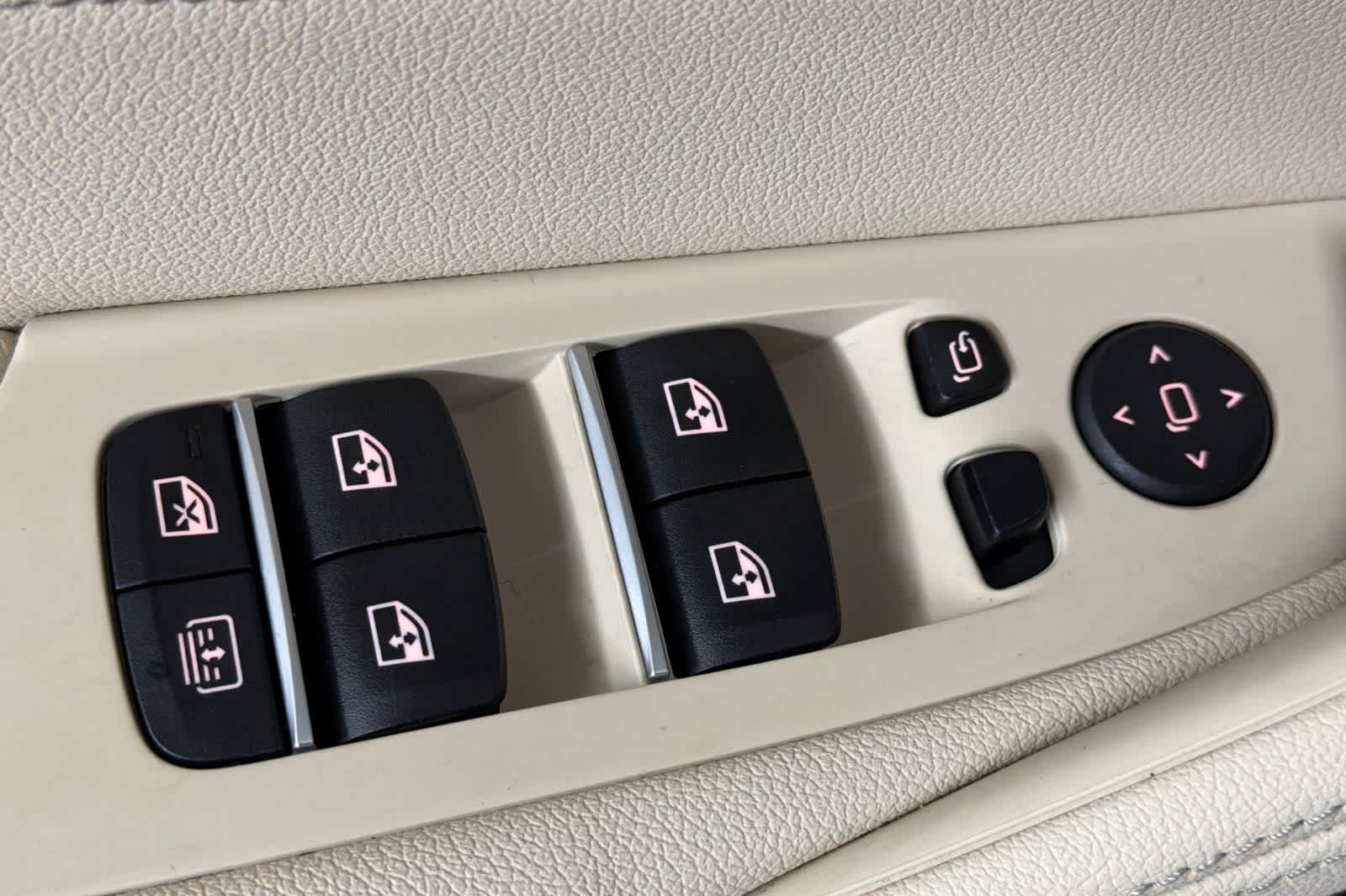 Thumbnail: 2023 BMW 5 Series - 13