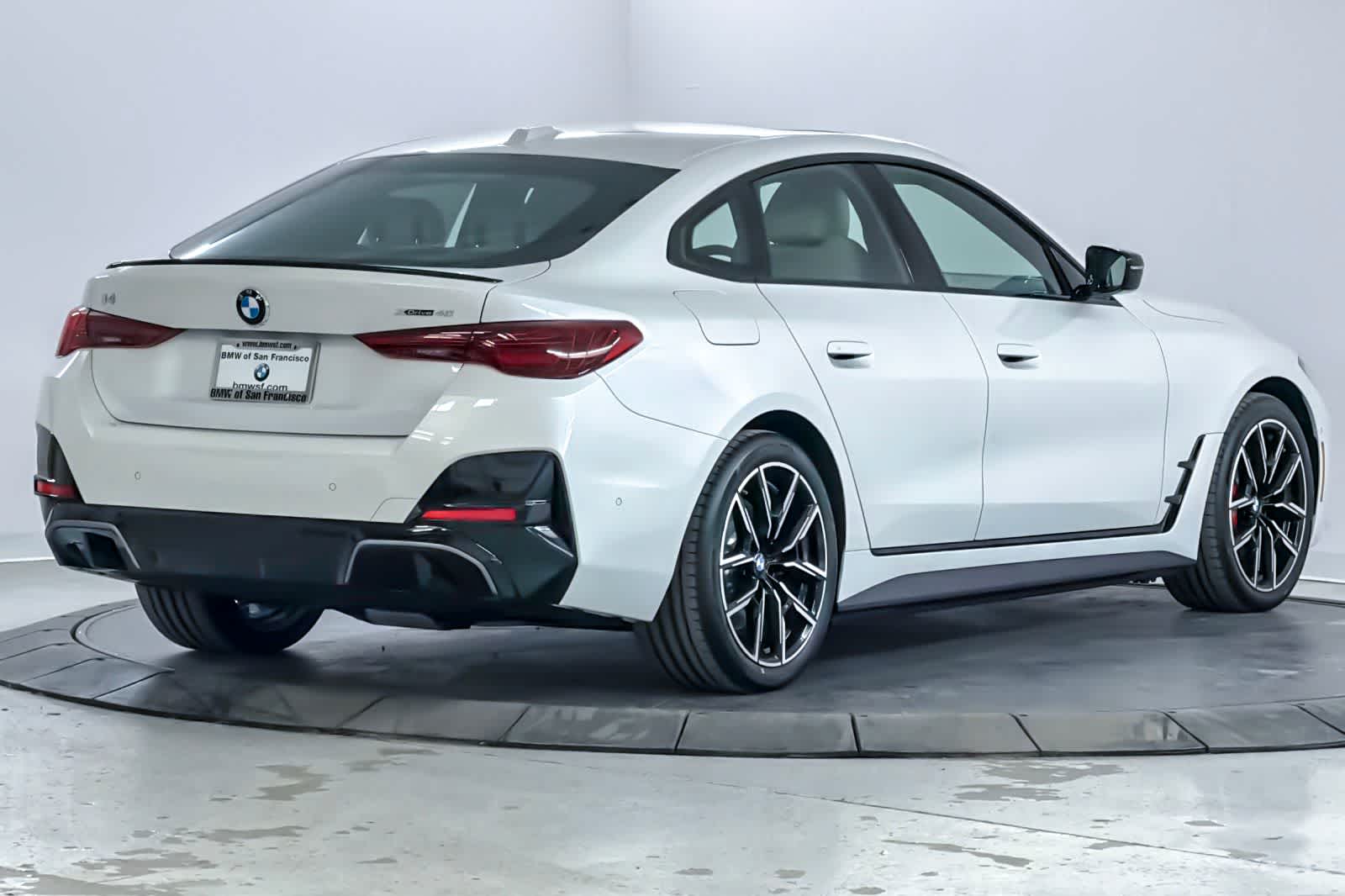 Thumbnail: 2026 BMW i4 - 2