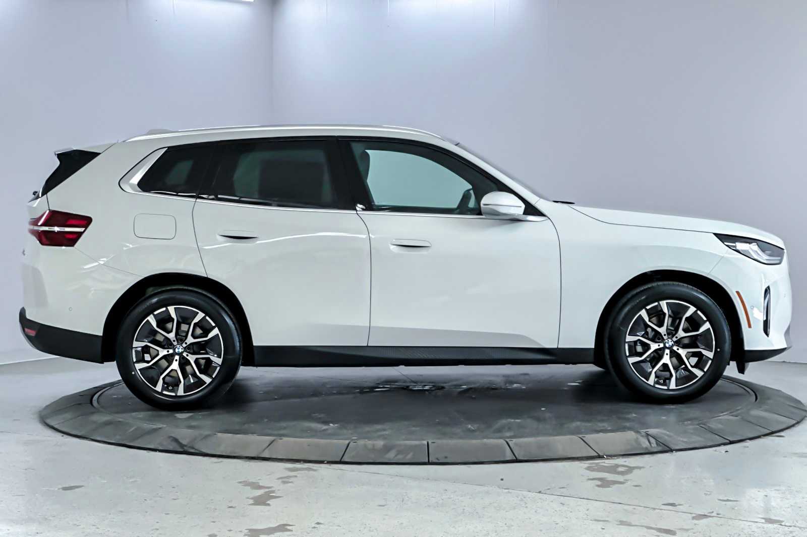 Thumbnail: 2026 BMW X3 - 8