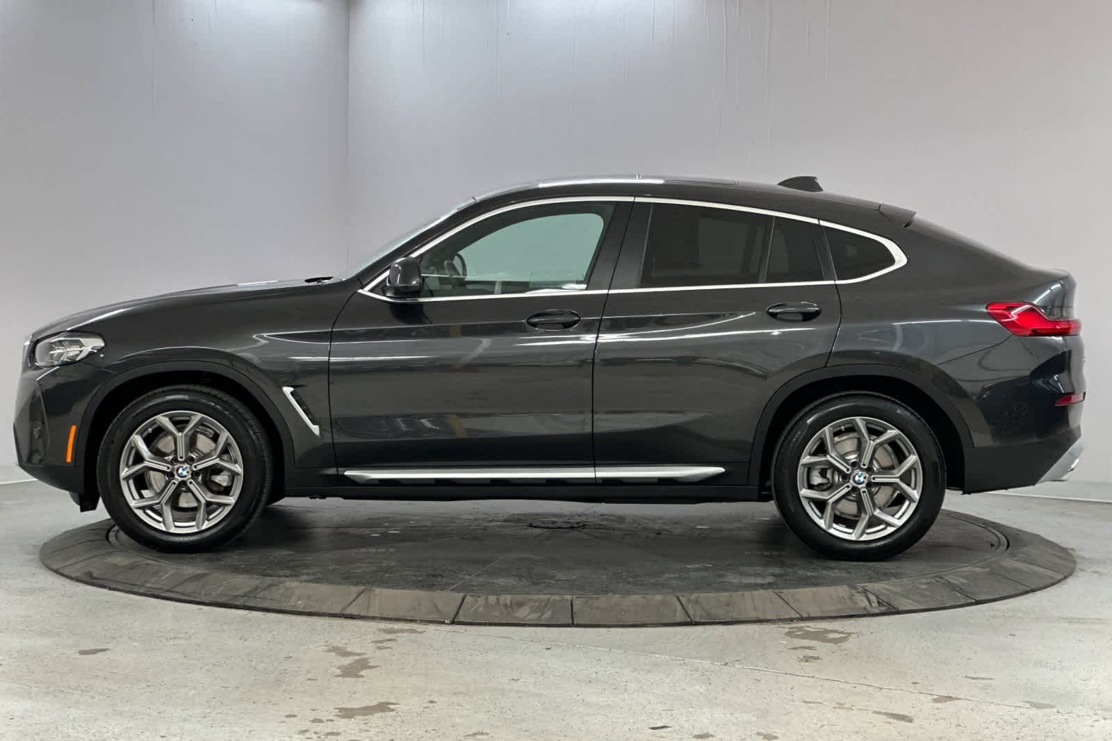 2024 BMW X4 xDrive30i 5