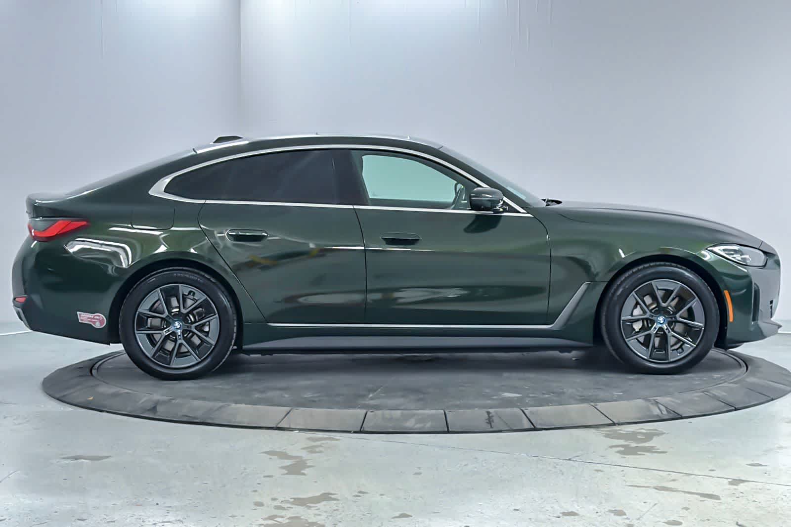 Thumbnail: 2023 BMW i4 - 8