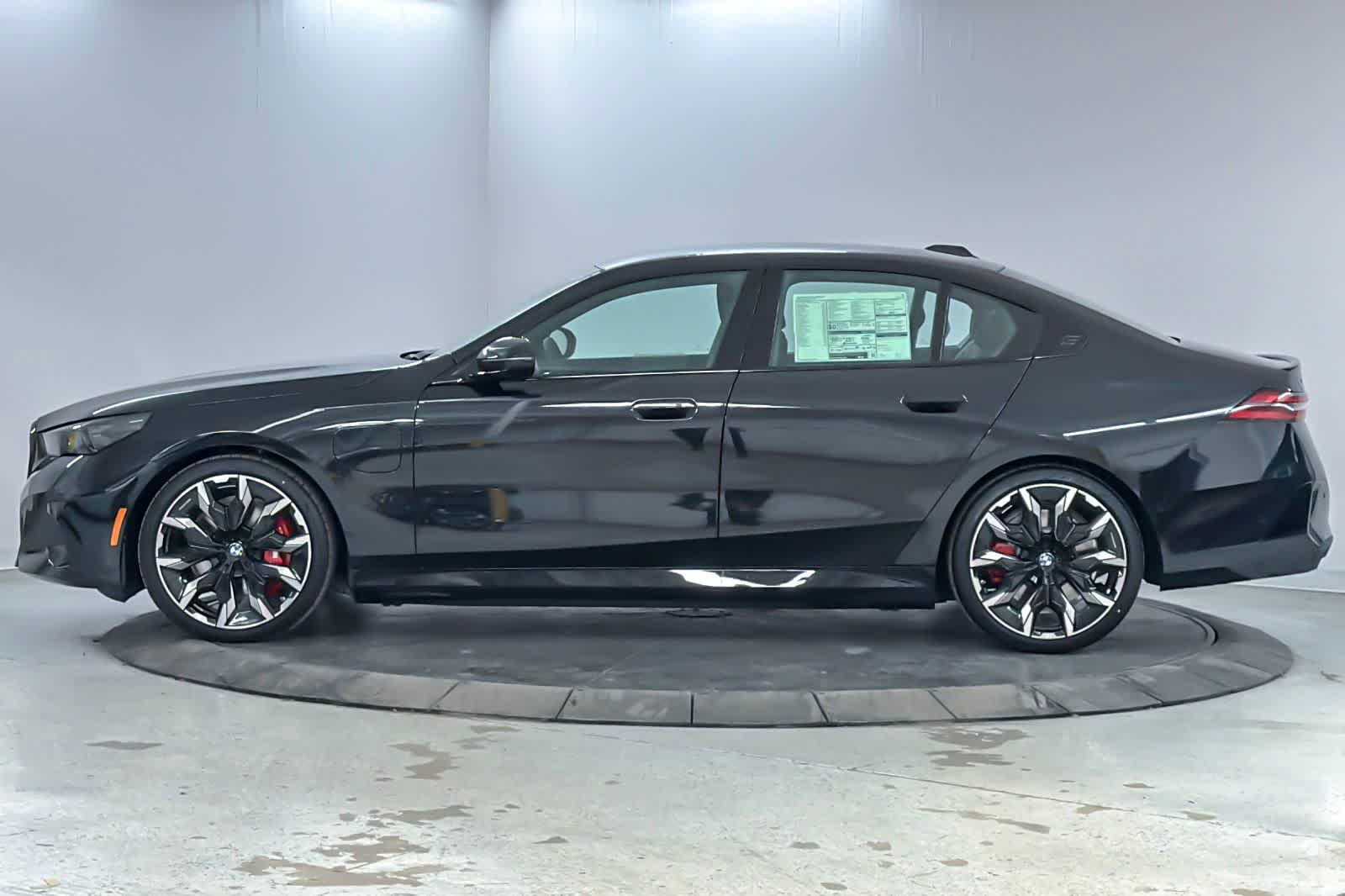 Thumbnail: 2027 BMW 5 Series - 5