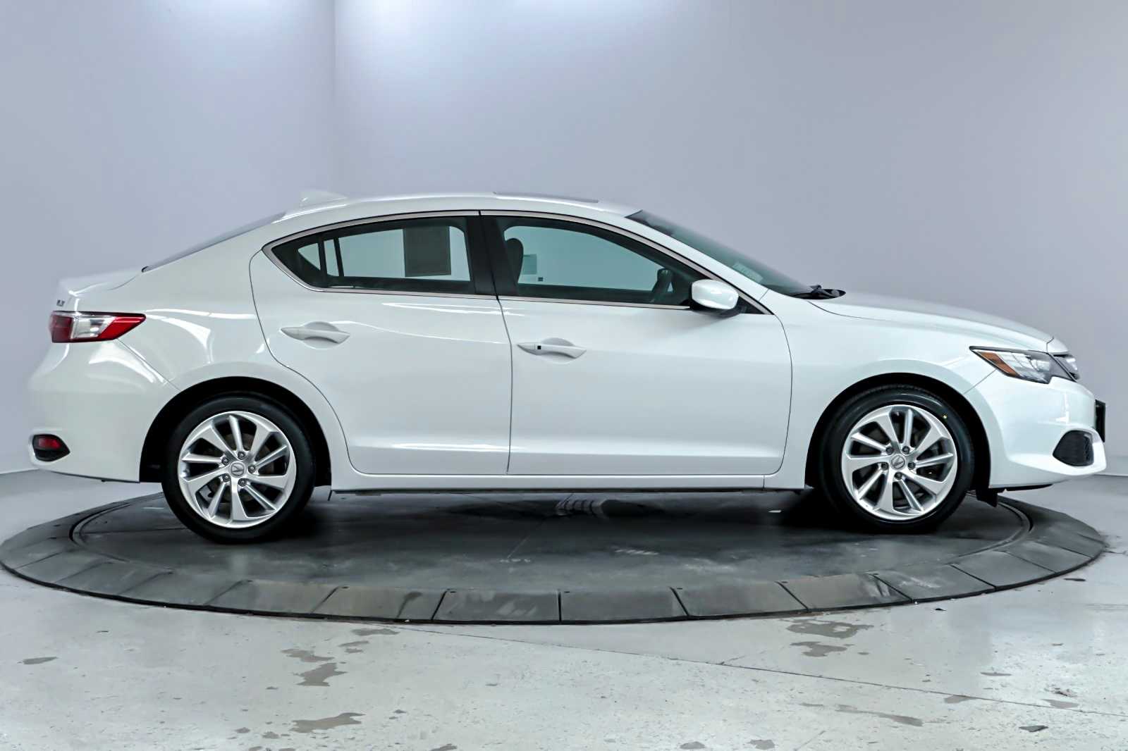 Thumbnail: 2016 Acura ILX - 8