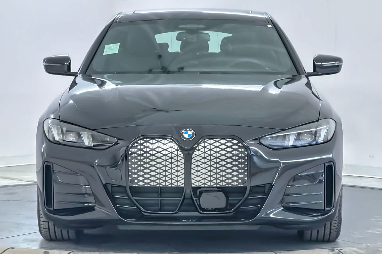 Thumbnail: 2026 BMW i4 - 10