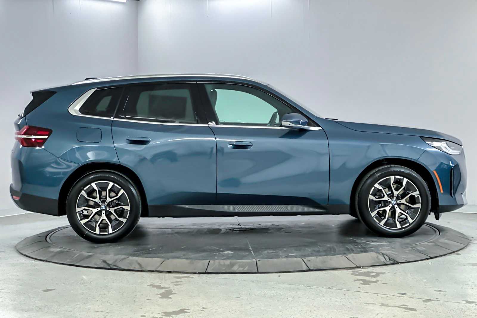 Thumbnail: 2026 BMW X3 - 8