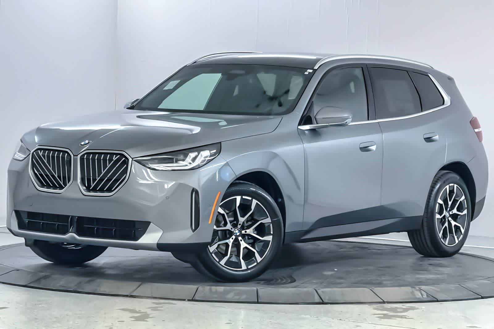 Thumbnail: 2026 BMW X3 - 1