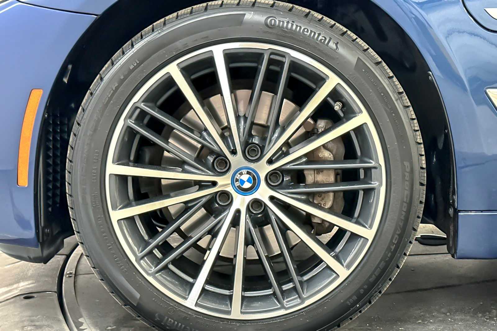 Thumbnail: 2023 BMW 5 Series - 26