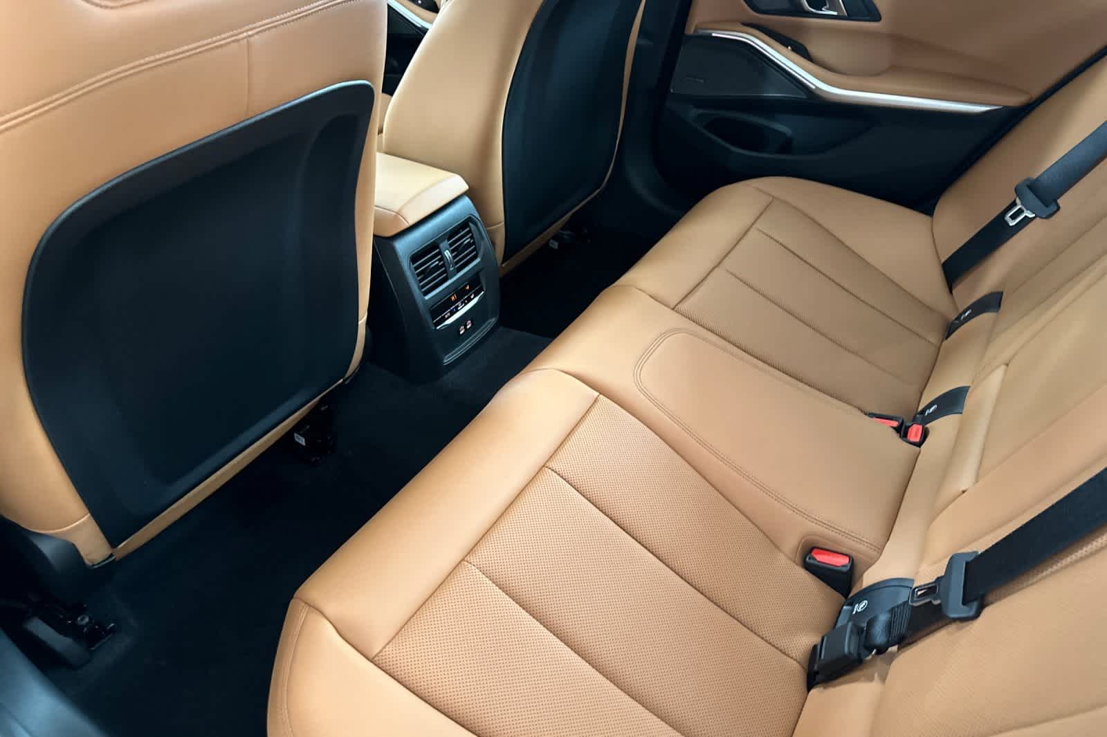 Thumbnail: 2026 BMW 3 Series - 4