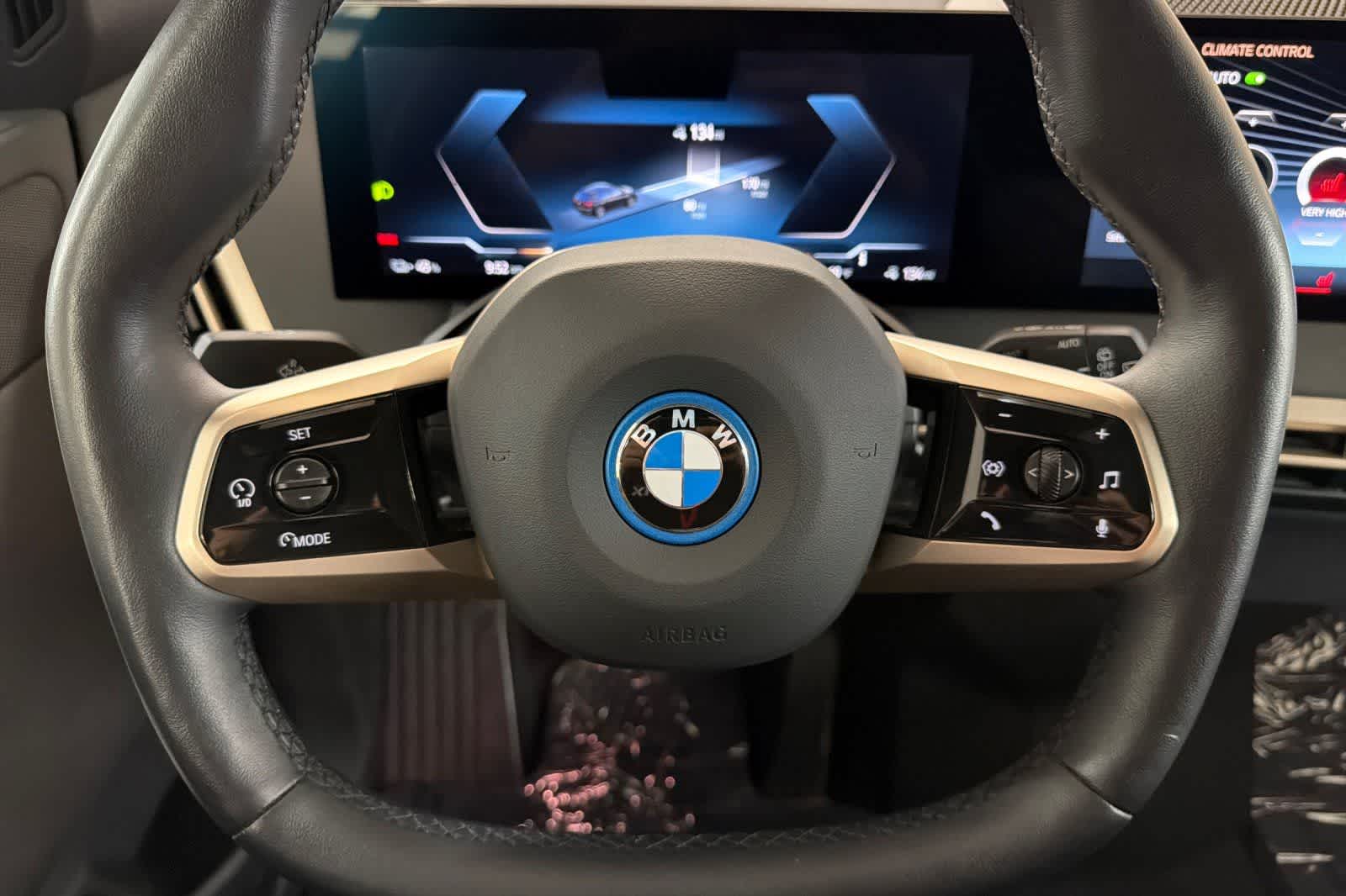 Thumbnail: 2023 BMW iX - 24