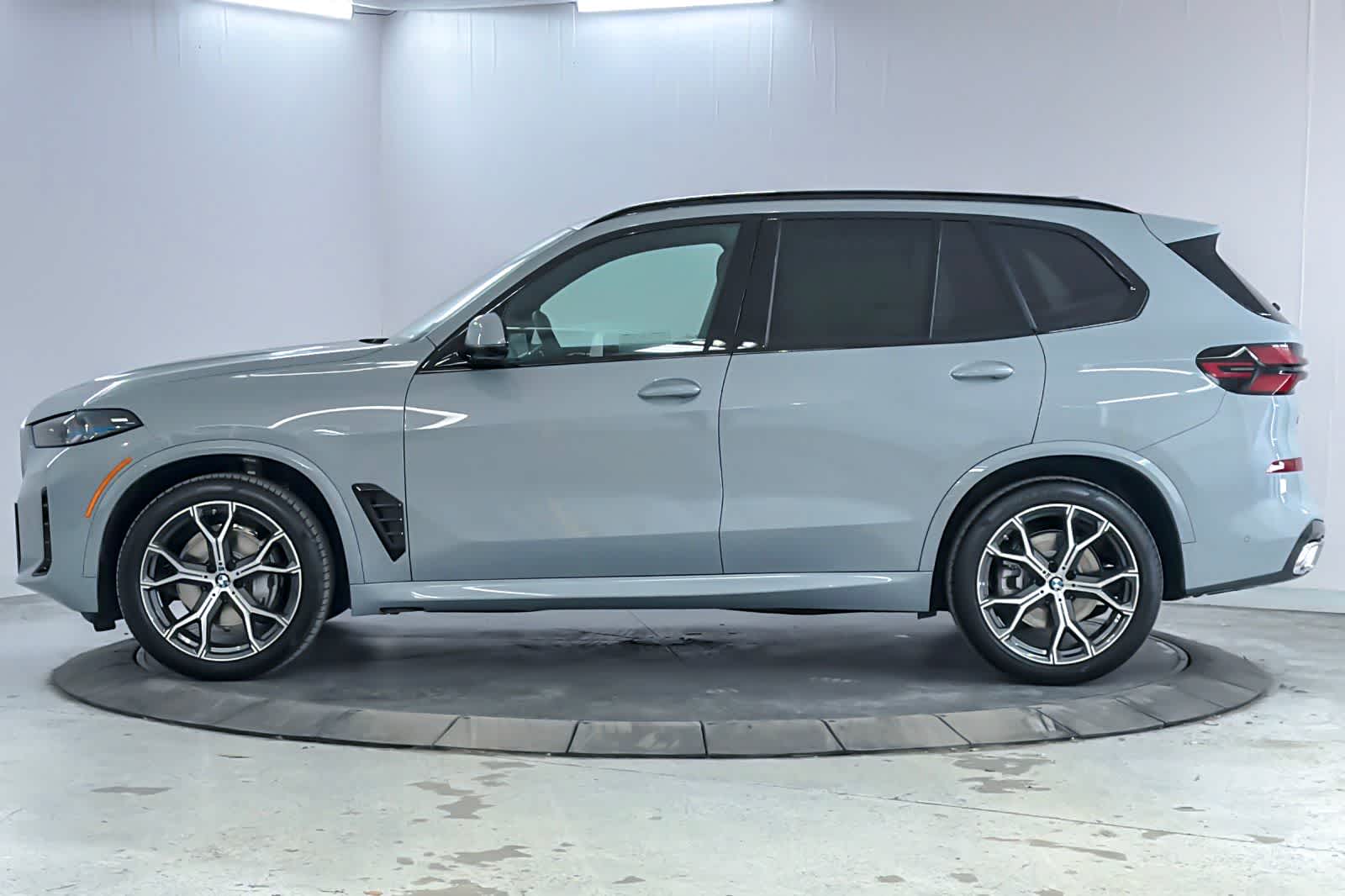 Thumbnail: 2026 BMW X5 - 5