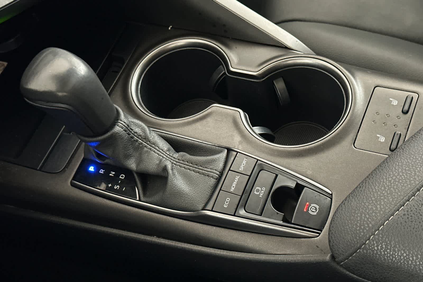 Thumbnail: 2022 Toyota Camry - 20