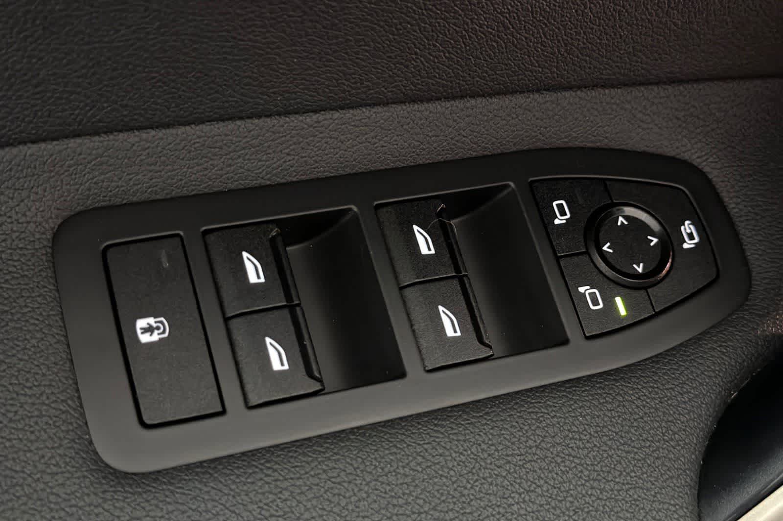 Thumbnail: 2023 BMW iX - 13