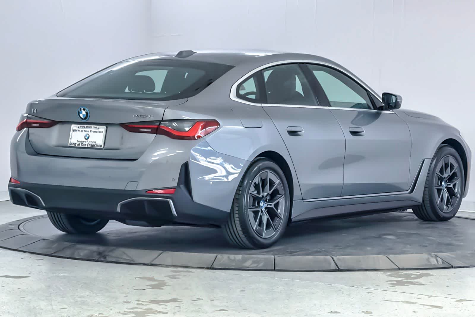 Thumbnail: 2023 BMW i4 - 2