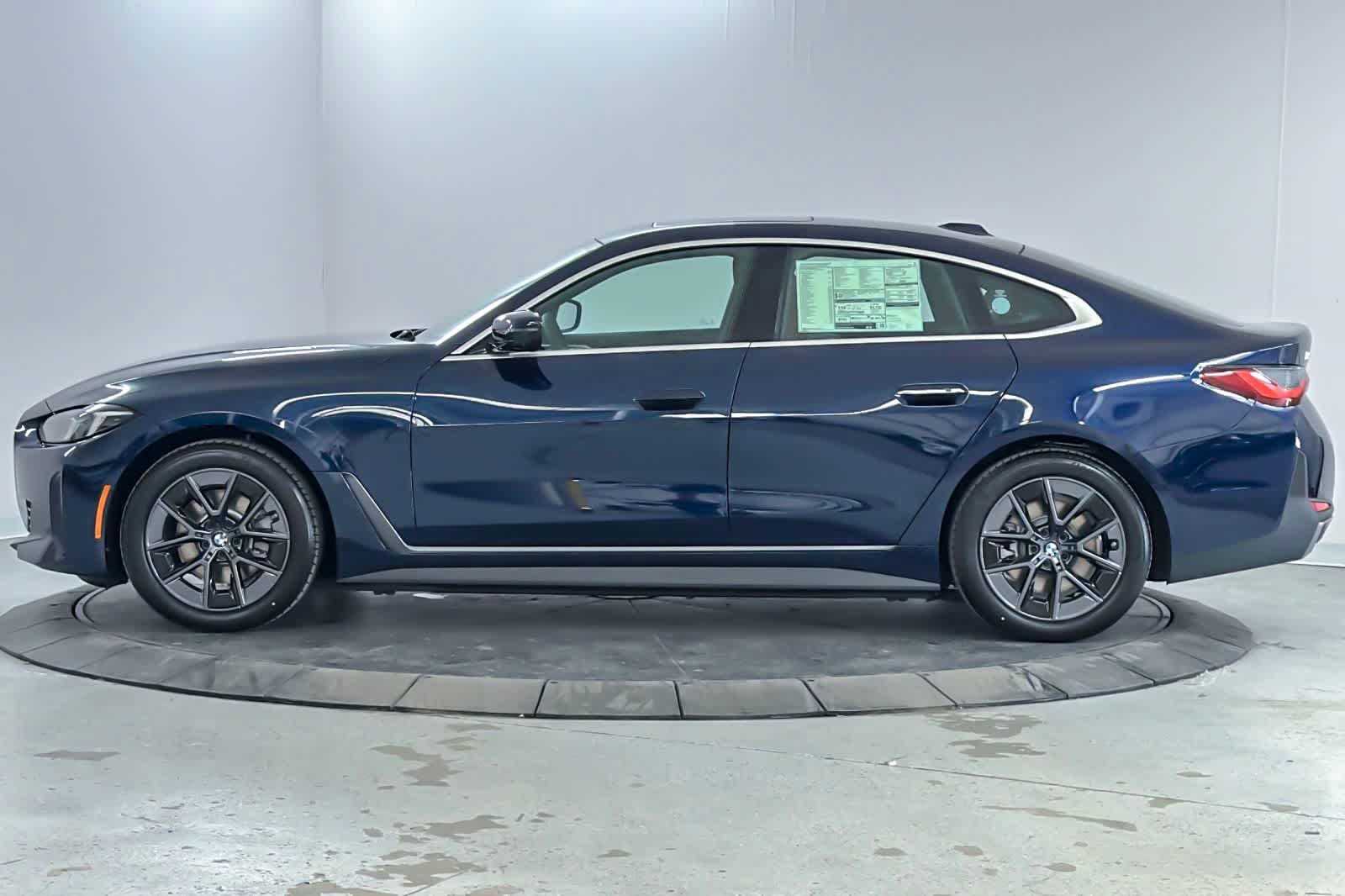 Thumbnail: 2026 BMW i4 - 5