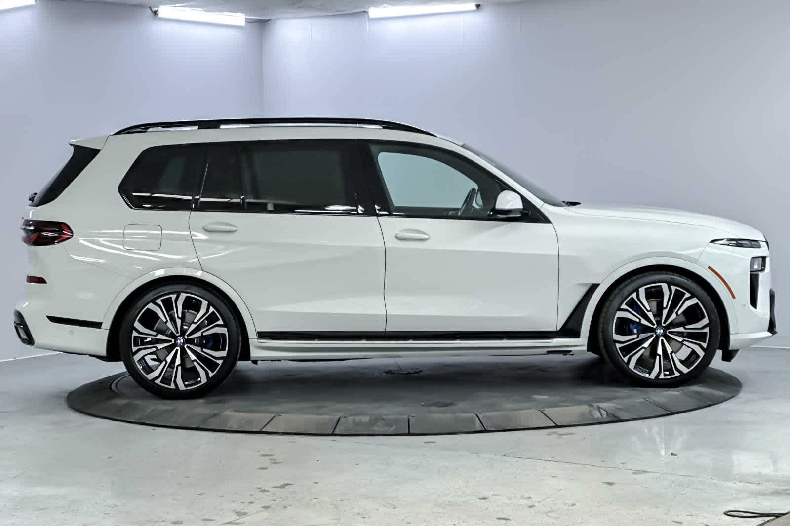 2023 BMW X7 xDrive40i 8